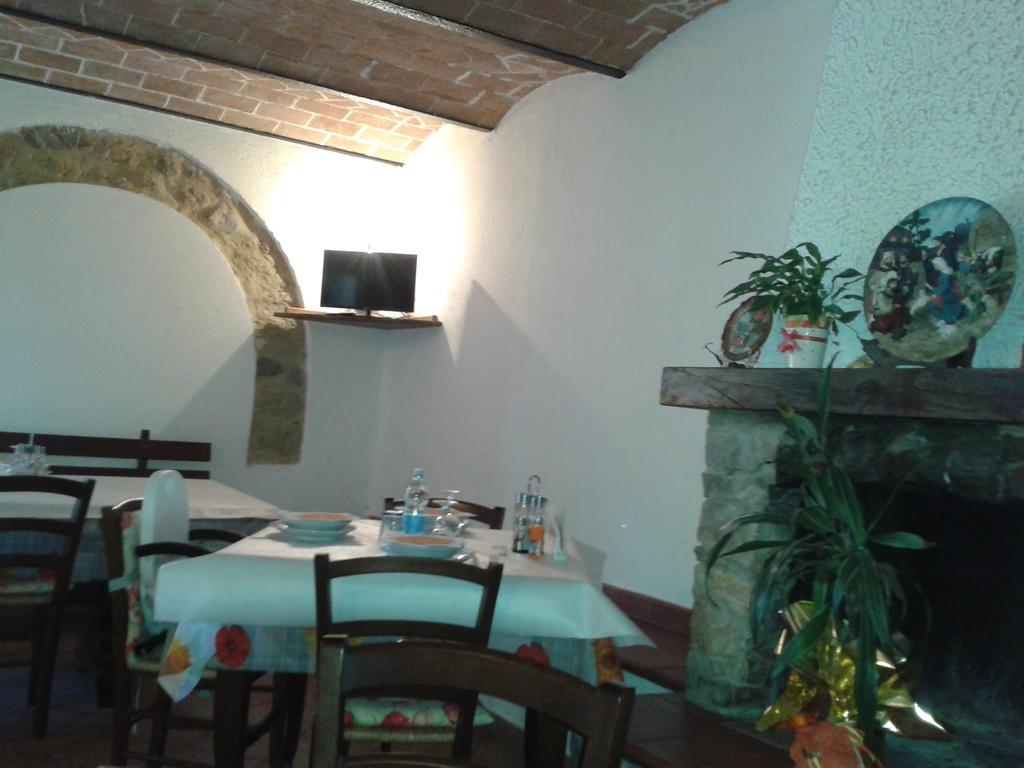 Agriturismo Santa Chiara Pomarance Buitenkant foto